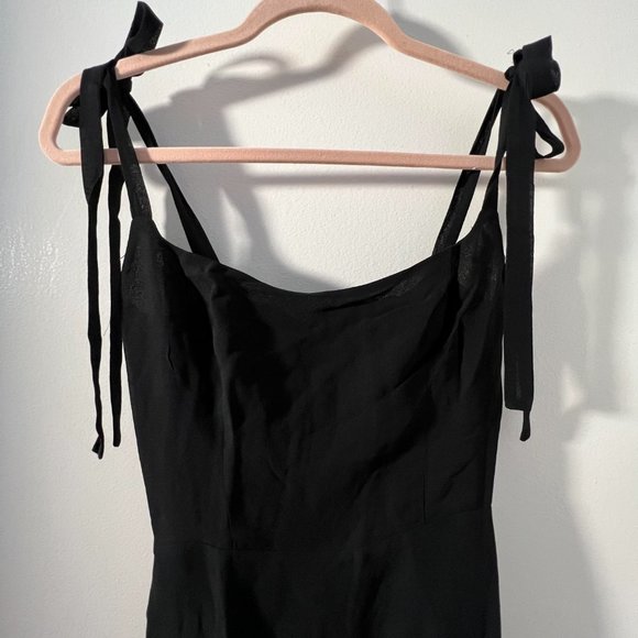 LAST ONE! Reformation Bess Dress in Black - Picture 5 of 16